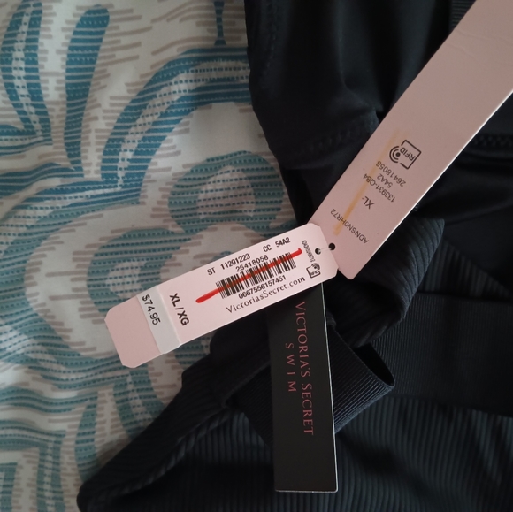 VS one piece swimsuit - Picture 8 of 13